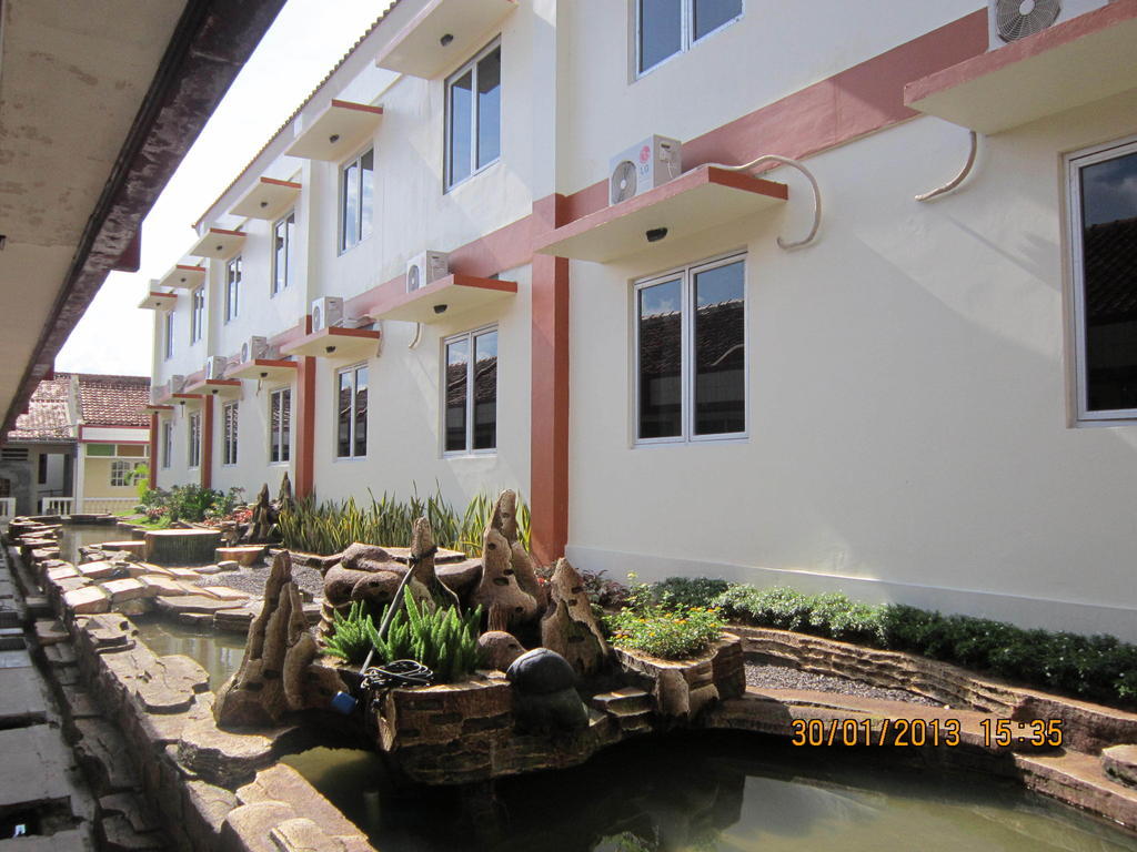 Hotel Bandara Syariah Negarasaka Bagian luar foto
