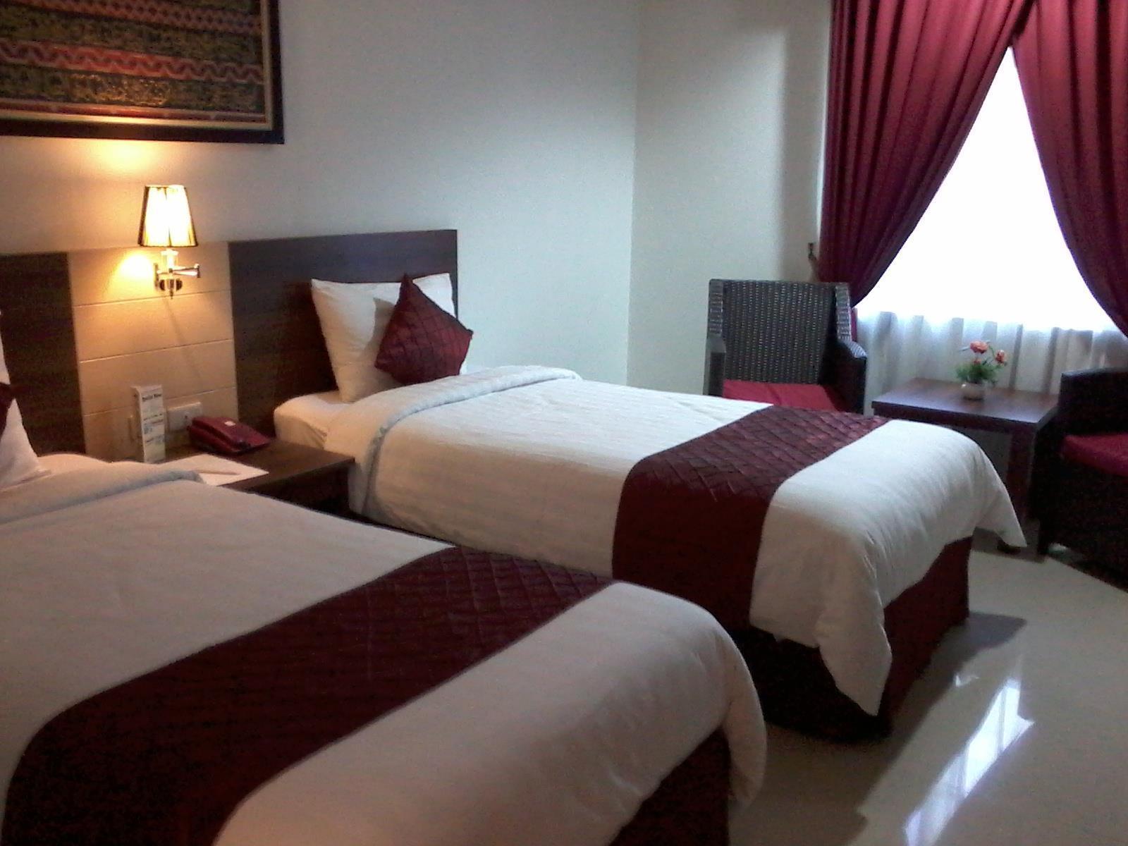 Hotel Bandara Syariah Negarasaka Bagian luar foto