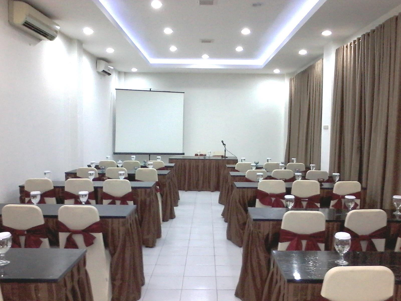 Hotel Bandara Syariah Negarasaka Bagian luar foto