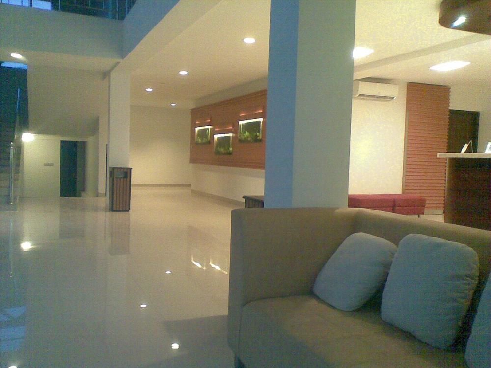 Hotel Bandara Syariah Negarasaka Bagian luar foto