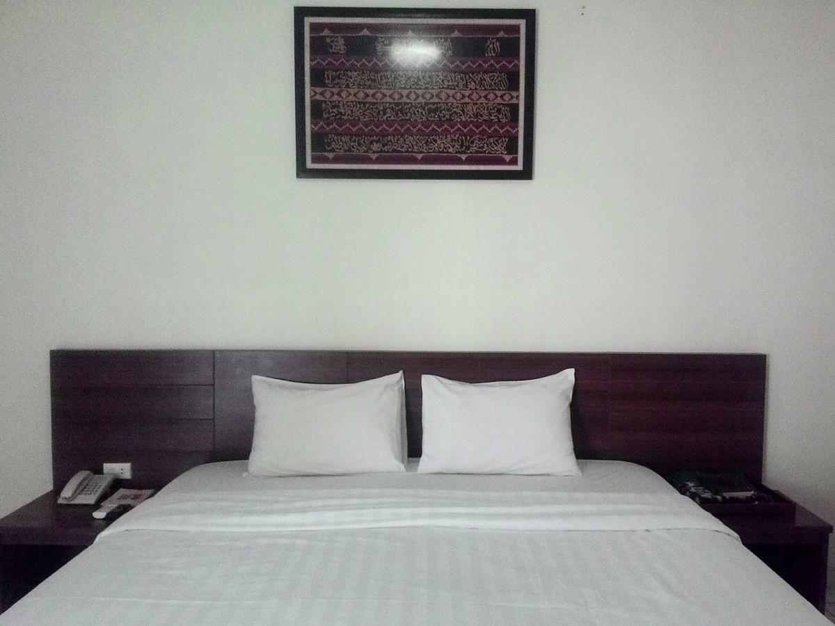 Hotel Bandara Syariah Negarasaka Bagian luar foto