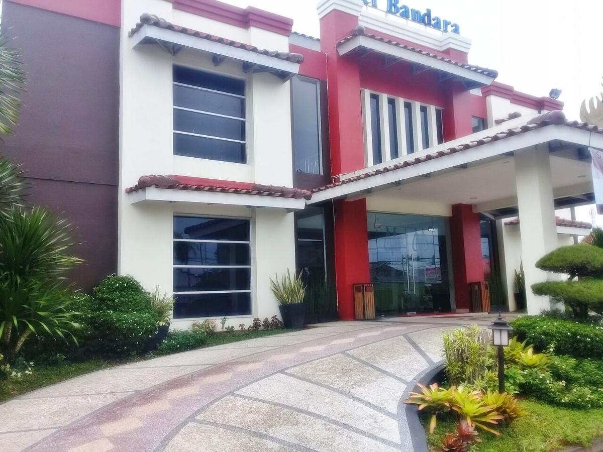 Hotel Bandara Syariah Negarasaka Bagian luar foto