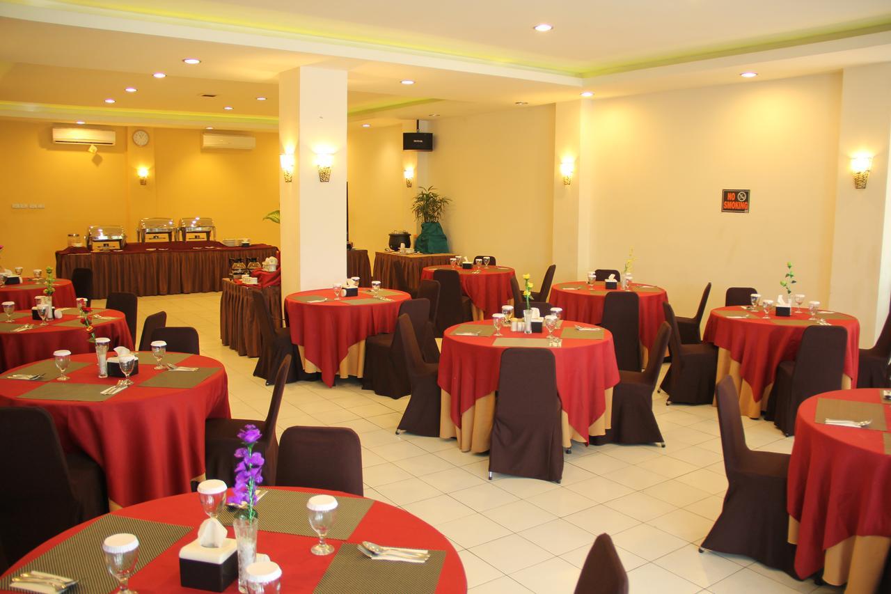 Hotel Bandara Syariah Negarasaka Bagian luar foto