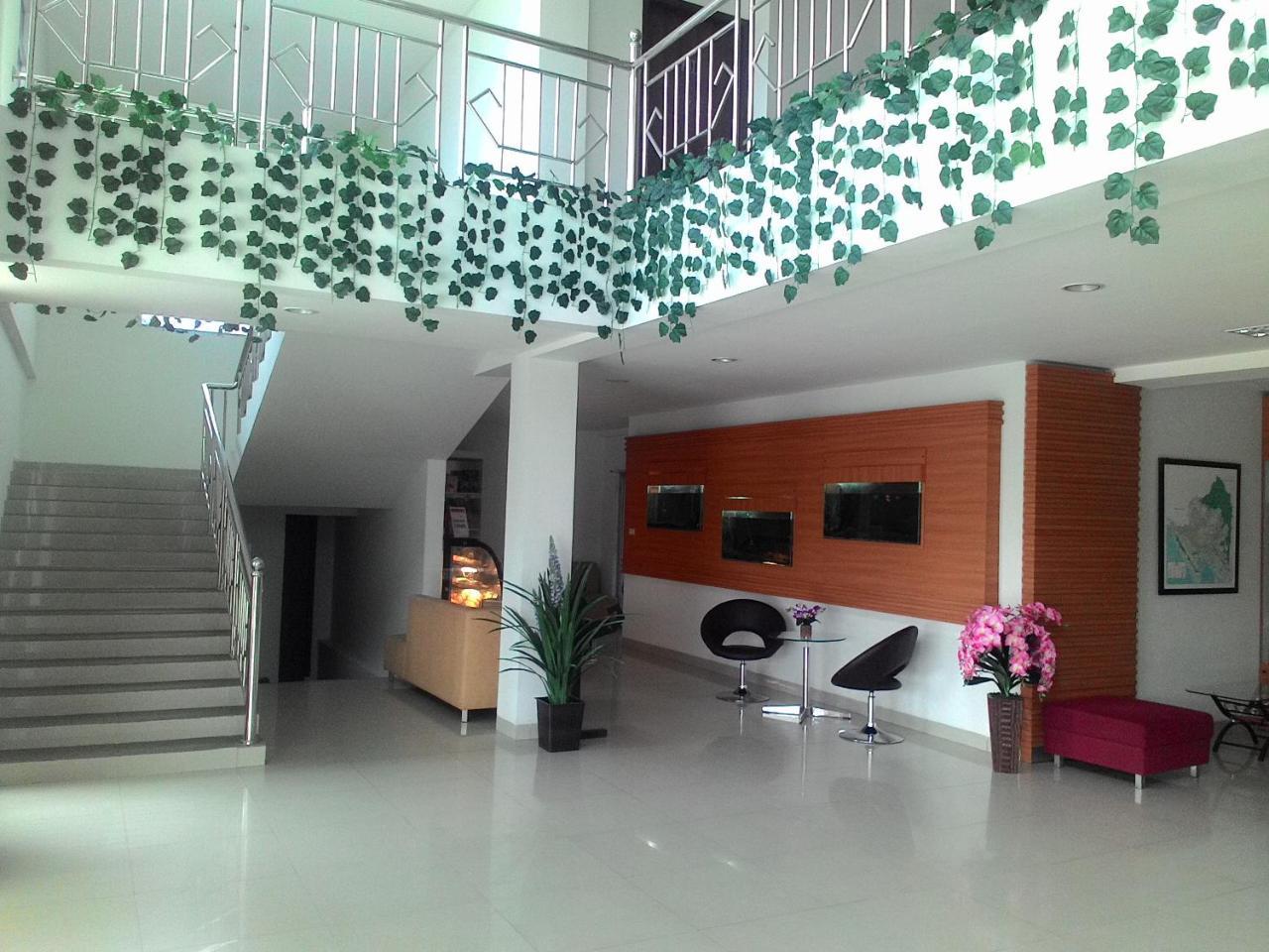 Hotel Bandara Syariah Negarasaka Bagian luar foto